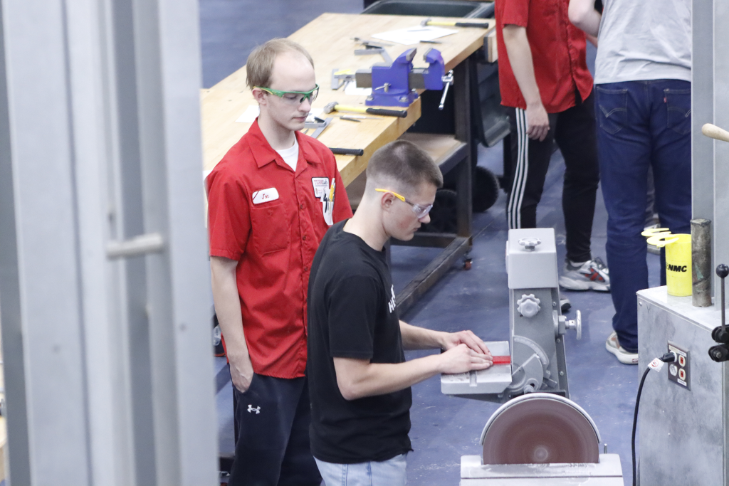 Grainger Engineering Design Innovation Lab – Fostering hands-on ...