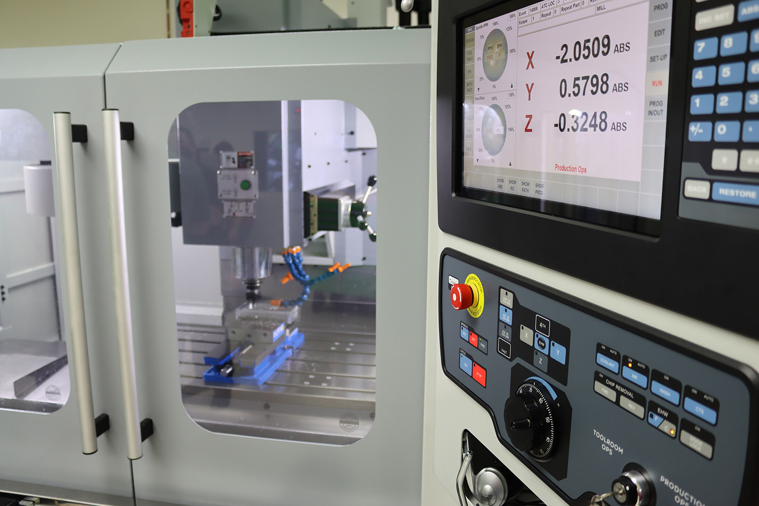 CNC Mills + Lathes – Grainger Engineering Design Innovation Lab – UW ...
